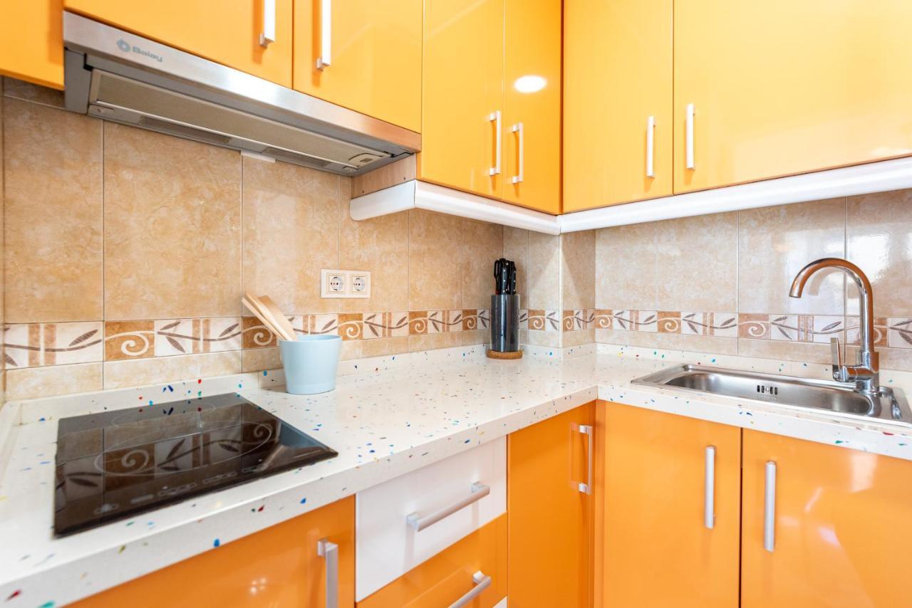 Sunny Seaside Apartment 아로요 데 라 미엘 외부 사진