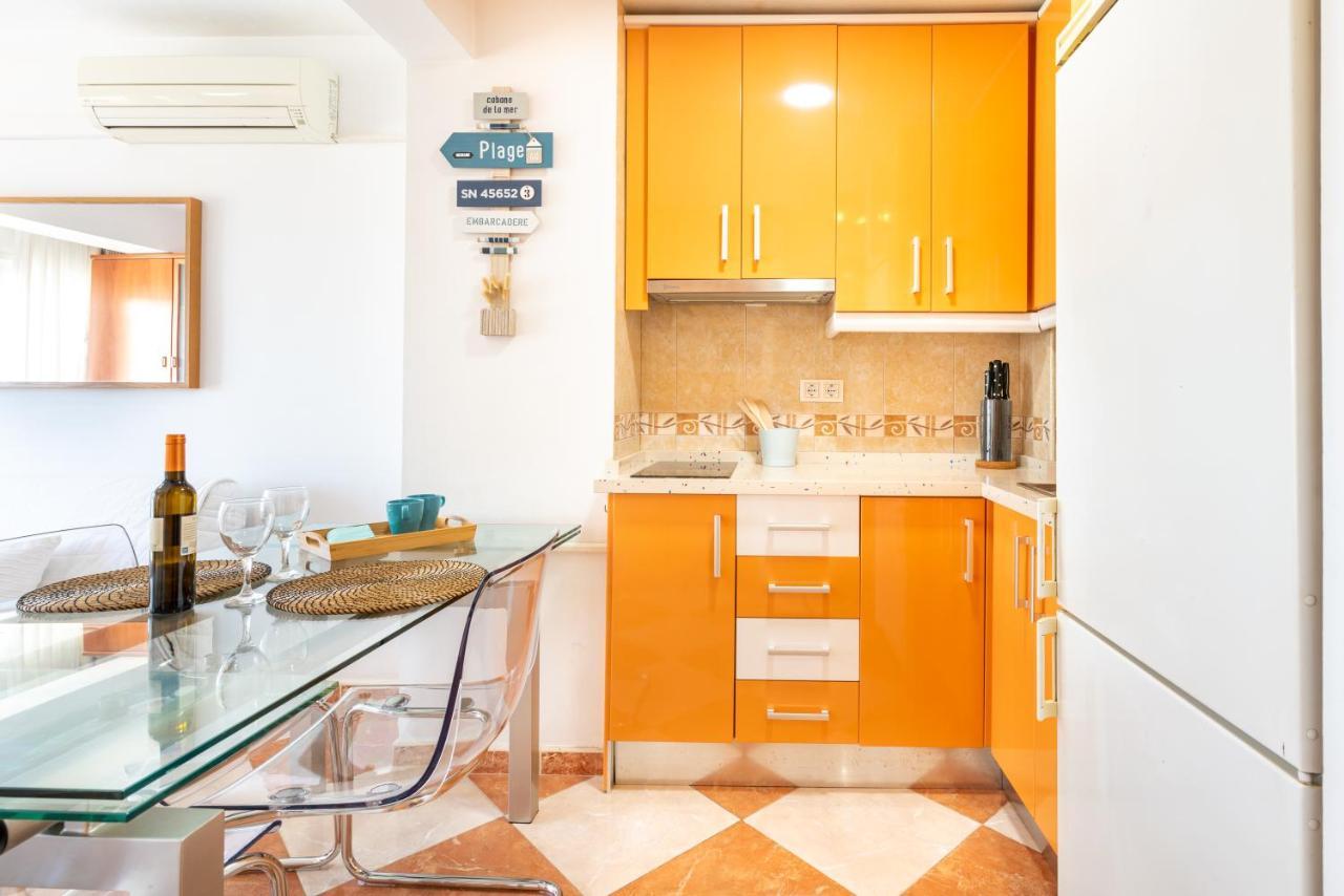 Sunny Seaside Apartment 아로요 데 라 미엘 외부 사진