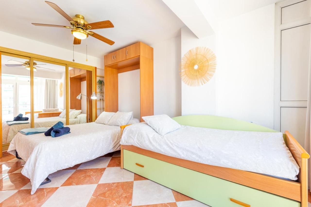 Sunny Seaside Apartment 아로요 데 라 미엘 외부 사진